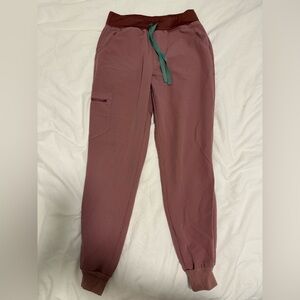 Figs Zamora Jogger scrub in Mauve